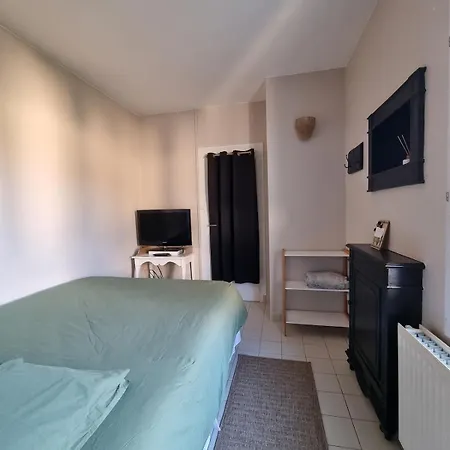 Independant Sacre Coeur 公寓