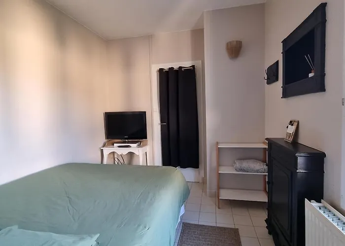 Independant Sacre Coeur Apartment